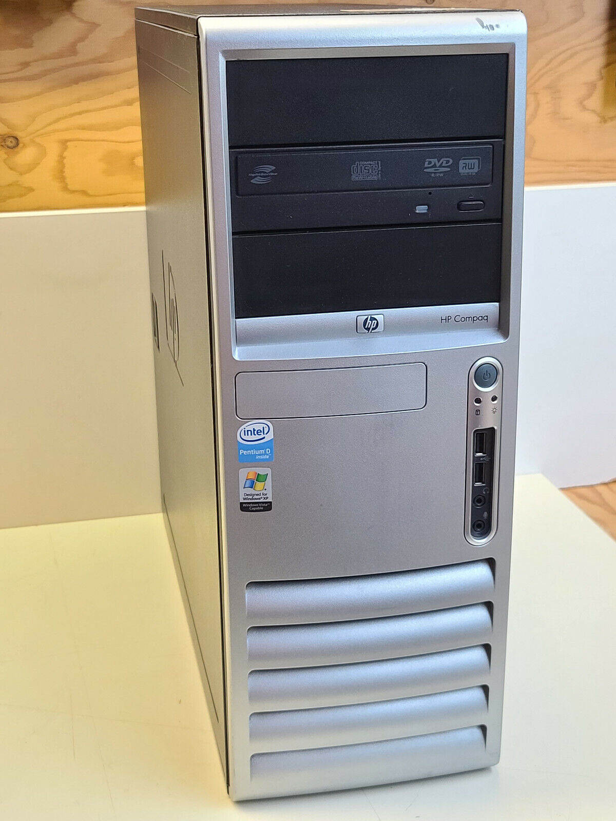HP/Compaq DC7600 CMT + Pentium D 950 + 2GB + 250GB Windows XP Pro TESTED