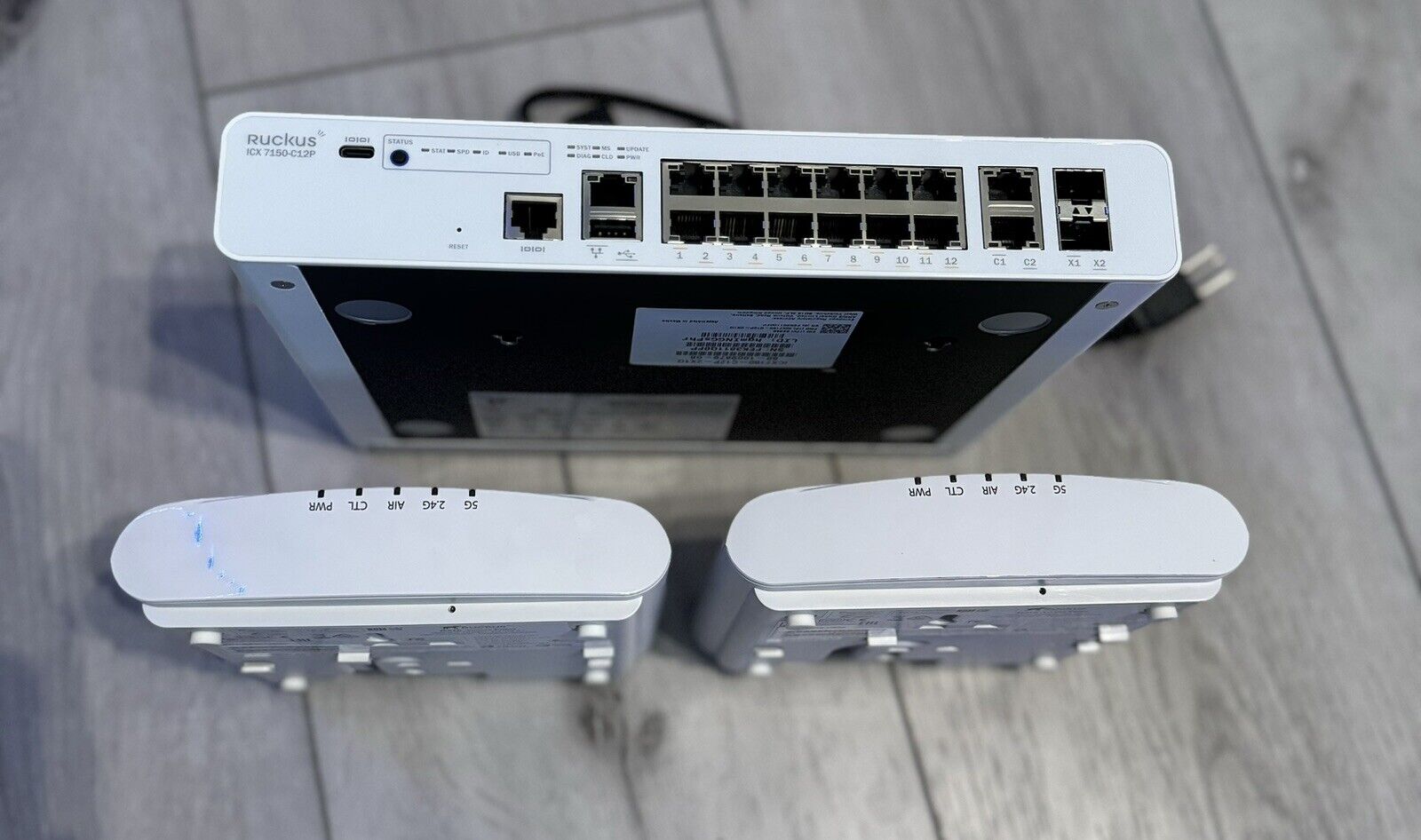 Ruckus ICX 7150-C12P 12-Ports Rack Compact PoE Switch AND 2 Ruckus R510 APs