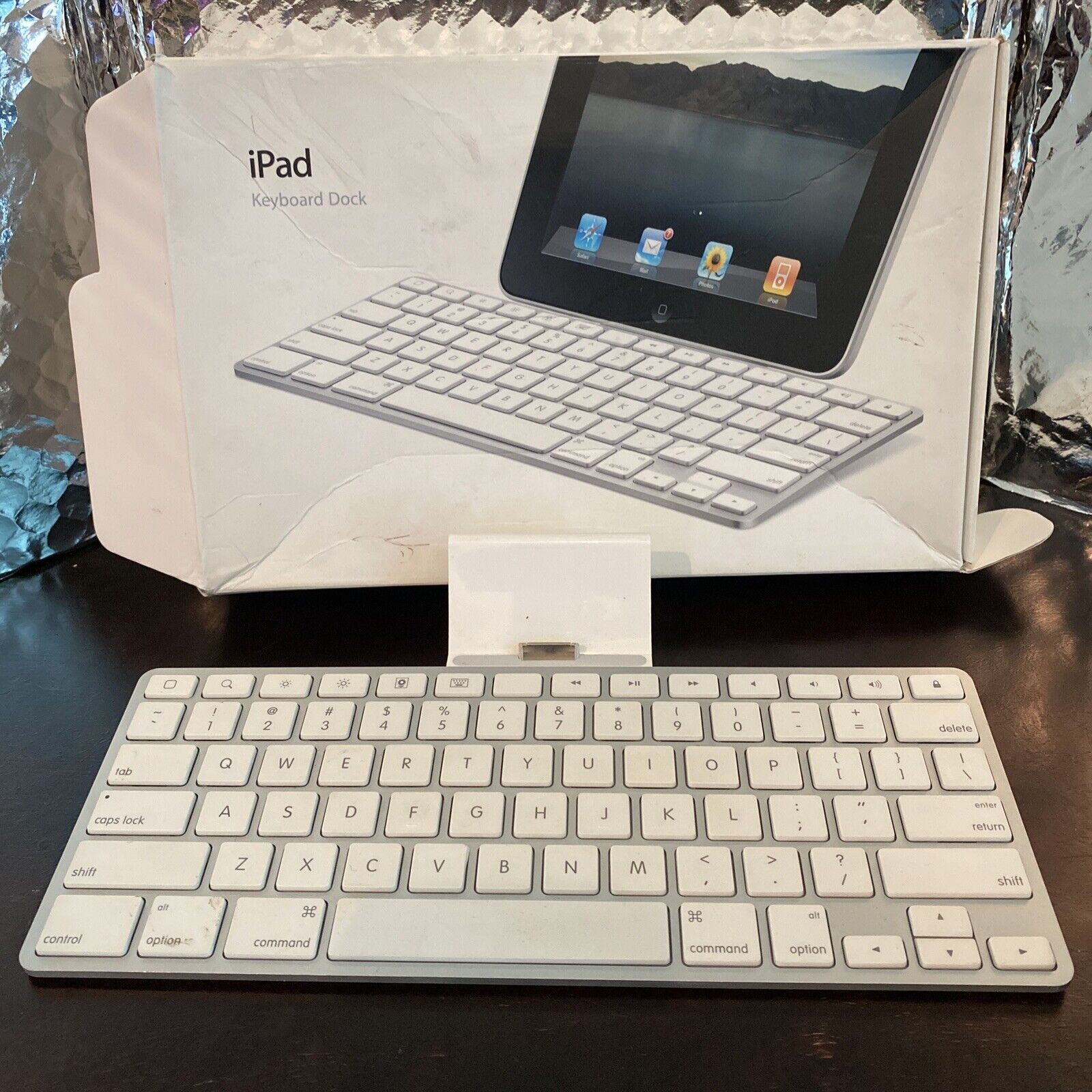 Apple IPAD MC533B/A Keyboard Dock (928)