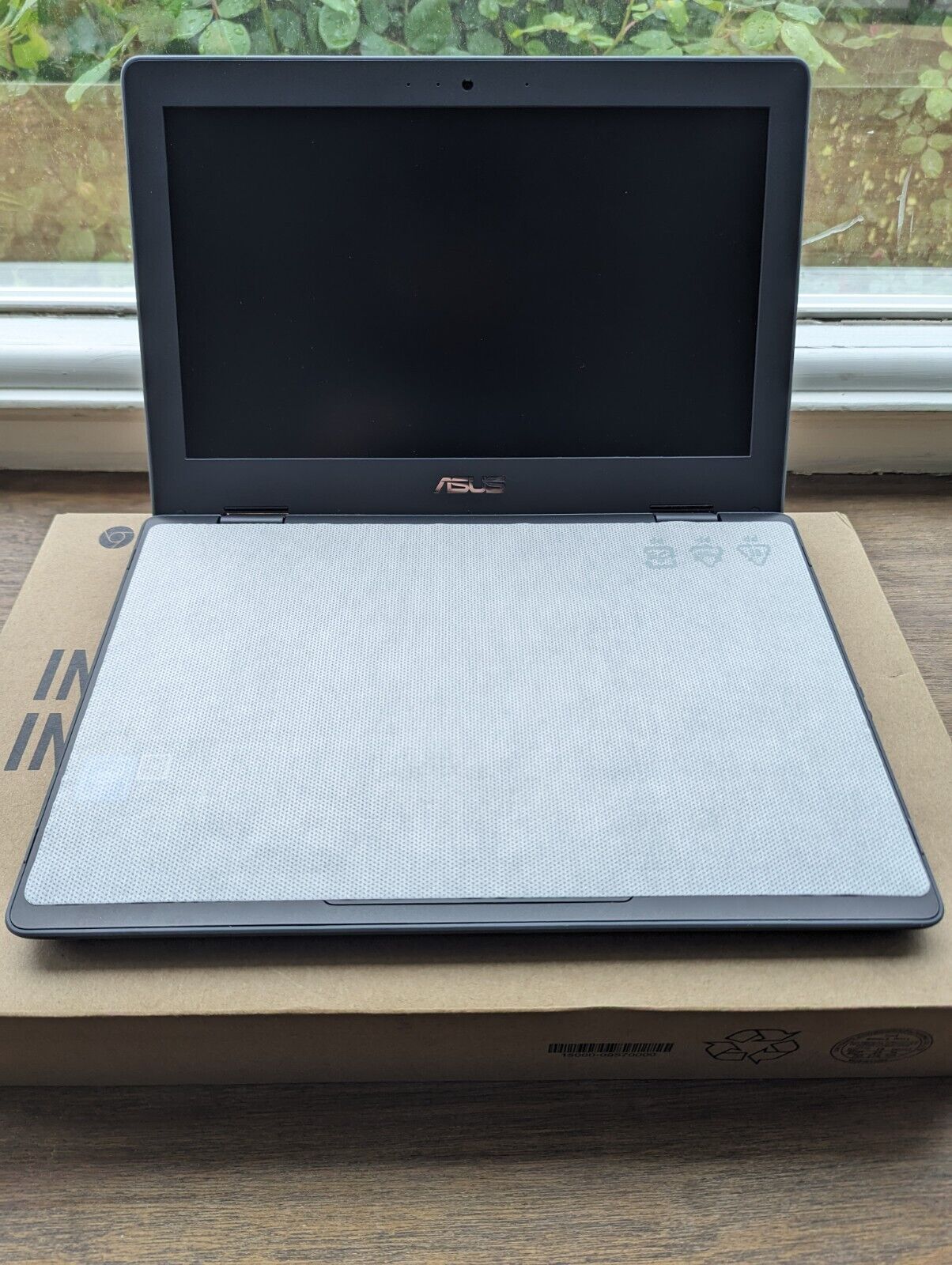 ASUS Chromebook C204EE 11.6 inch (16GB, Intel Celeron N., 1.10GHz, 4GB)