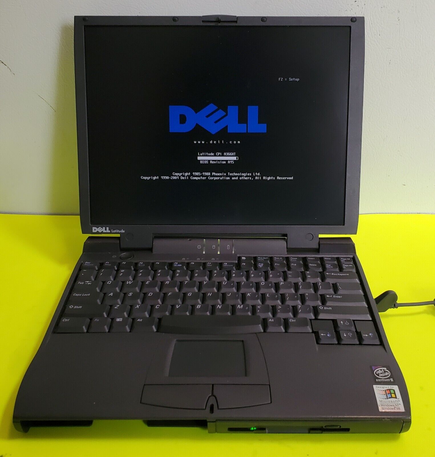Dell Latitude CPi A-Series A366XT Pentium II Vintage Laptop - Powers On