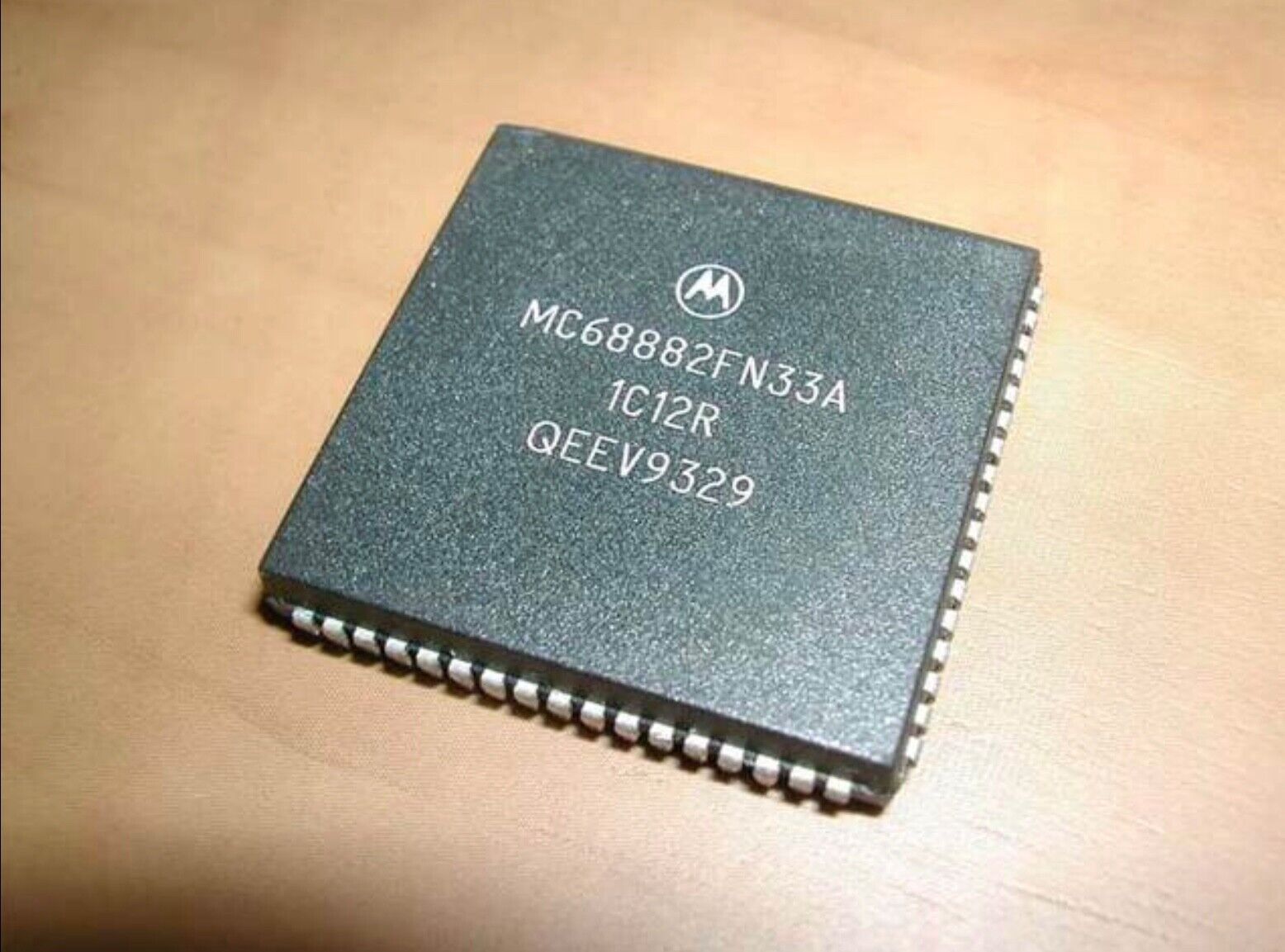 Motorola MC68882FN33A FPU Math Coprocessor Chip Apple Macintosh Amiga Vintage