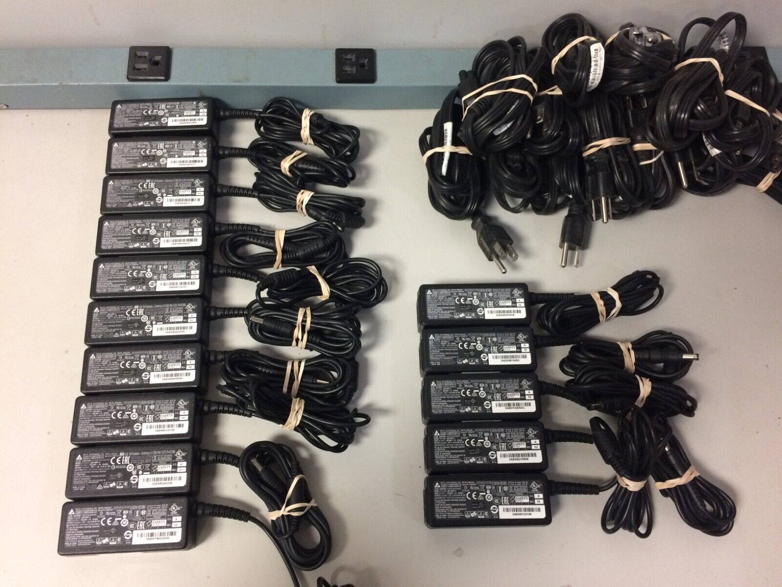 LOT of 15 Delta Electronics 12V 3A 35W AC Power Adapters ADP-36PH