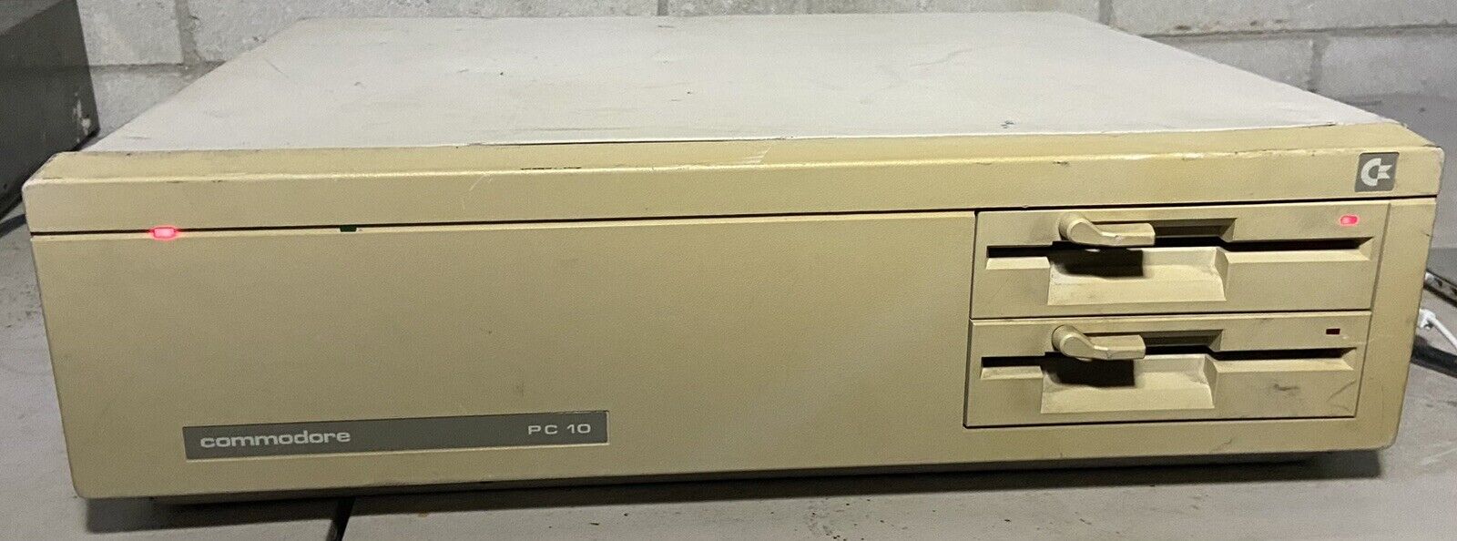 Vintage Commodore PC10 Computer - Powers ON ONLY