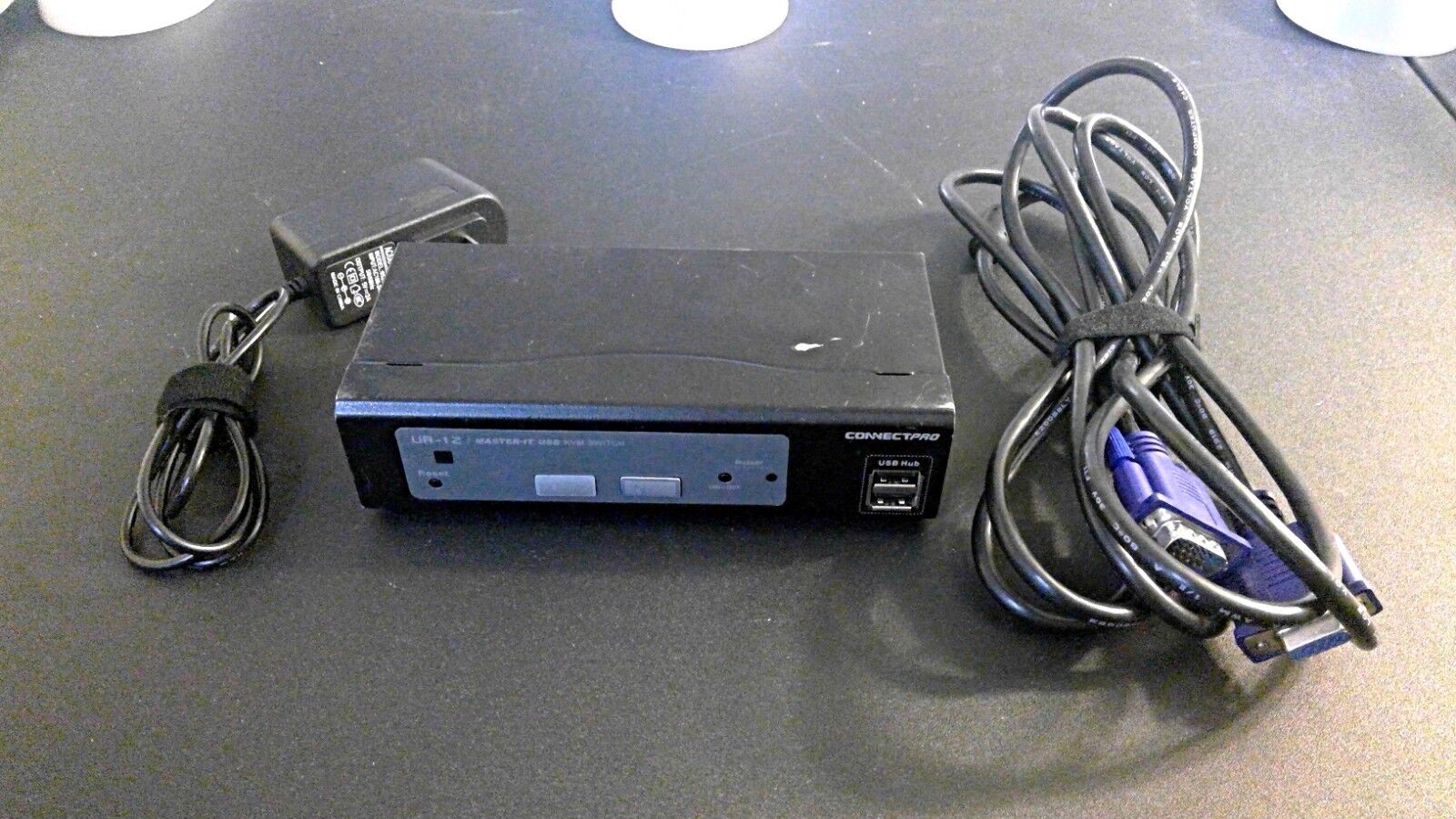 ConnectPro UR-12 Master-IT USB KVM Switch 2 Port