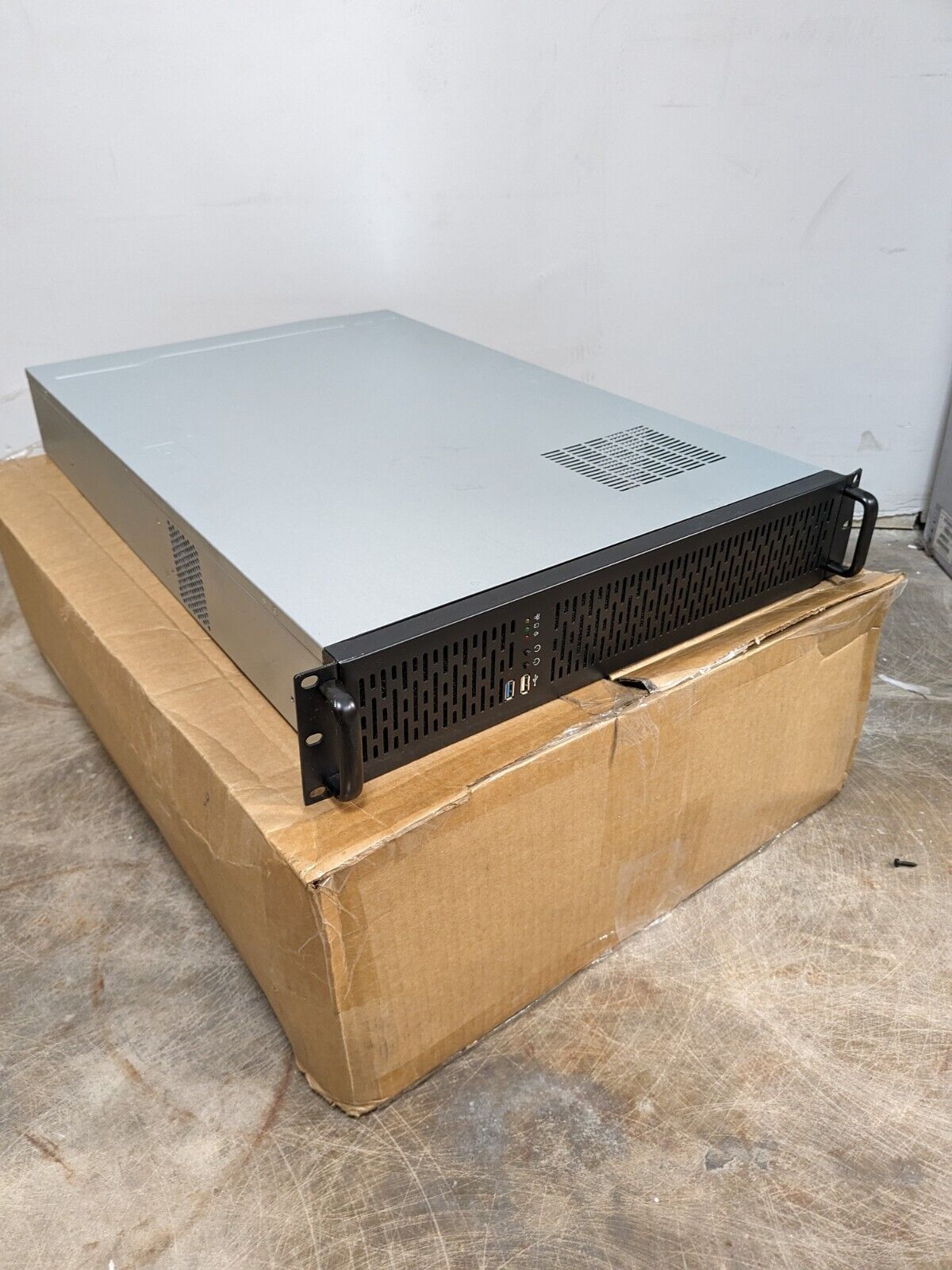 Rosewill RSV-Z2900U 2U Server Chassis Rackmount Case, 4x 3.5\