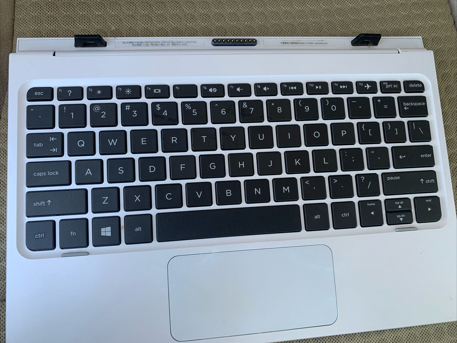 Genuine HP Pavillion X2 10t Removable Palmrest Keyboard Touchpad Dock TPN-I122