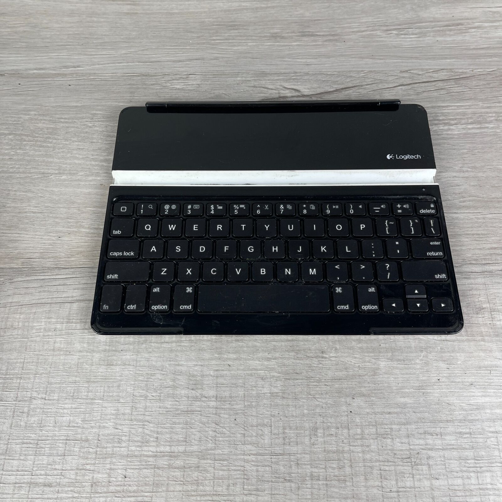 Logitech UltraThin Wireless Bluetooth Magnetic Clip-On Keyboard Cover For iPad