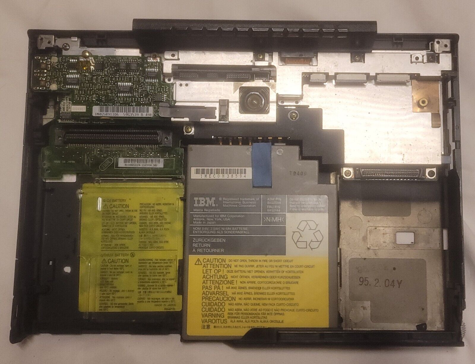IBM Thinkpad 360PE • Working System Board W/Lower Case Assembly & Battery • Rare