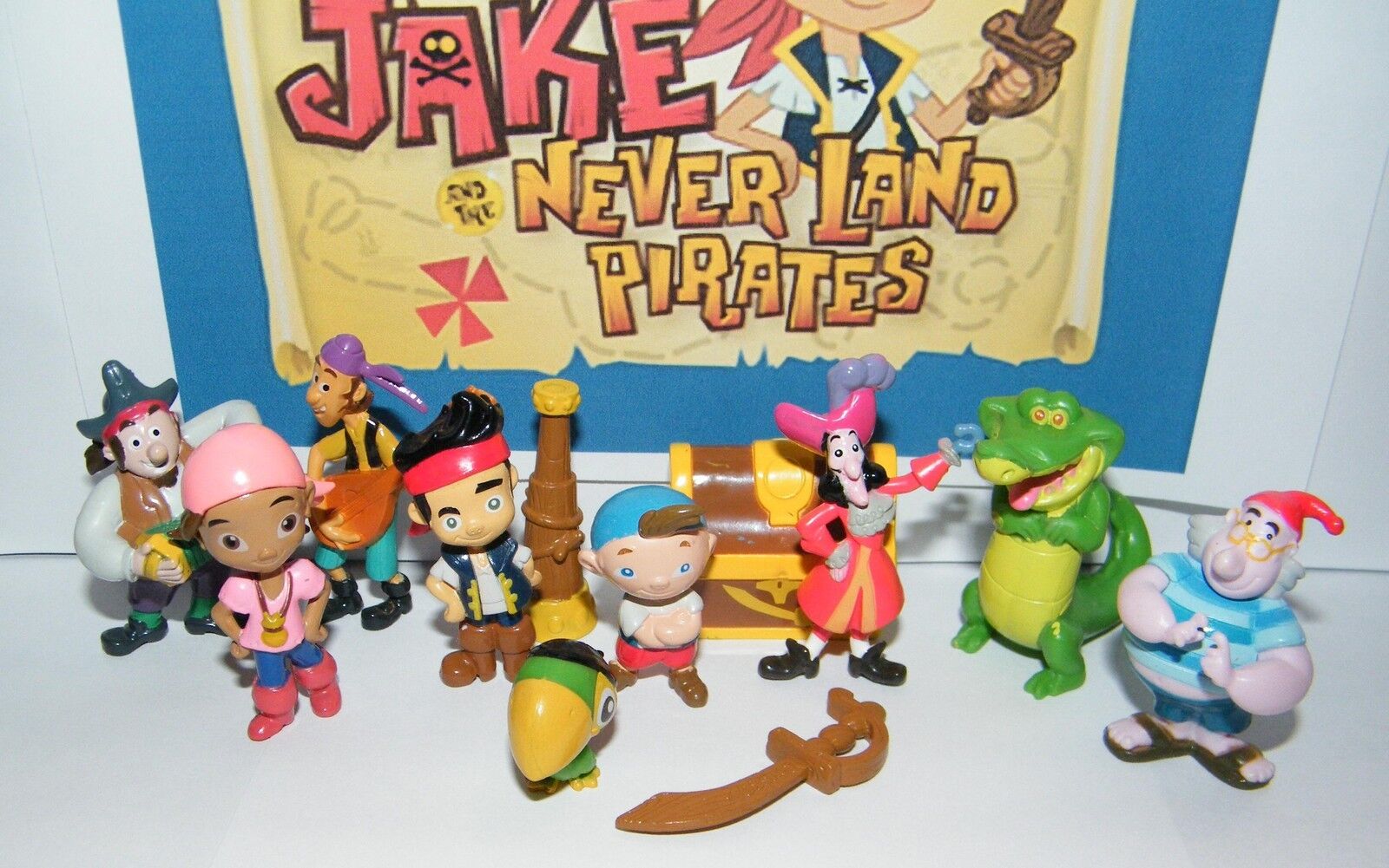 Disney Jake and The Never Land Pirates Mini Figure Set Toy Playset of 12