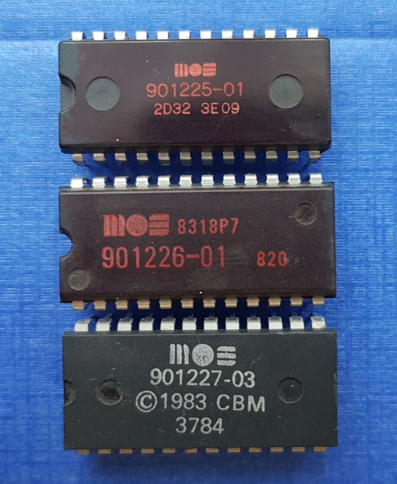 MOS 901225-01/901226-01/901227-03 Character/BASIC/Kernal ROM chips Commodore 64