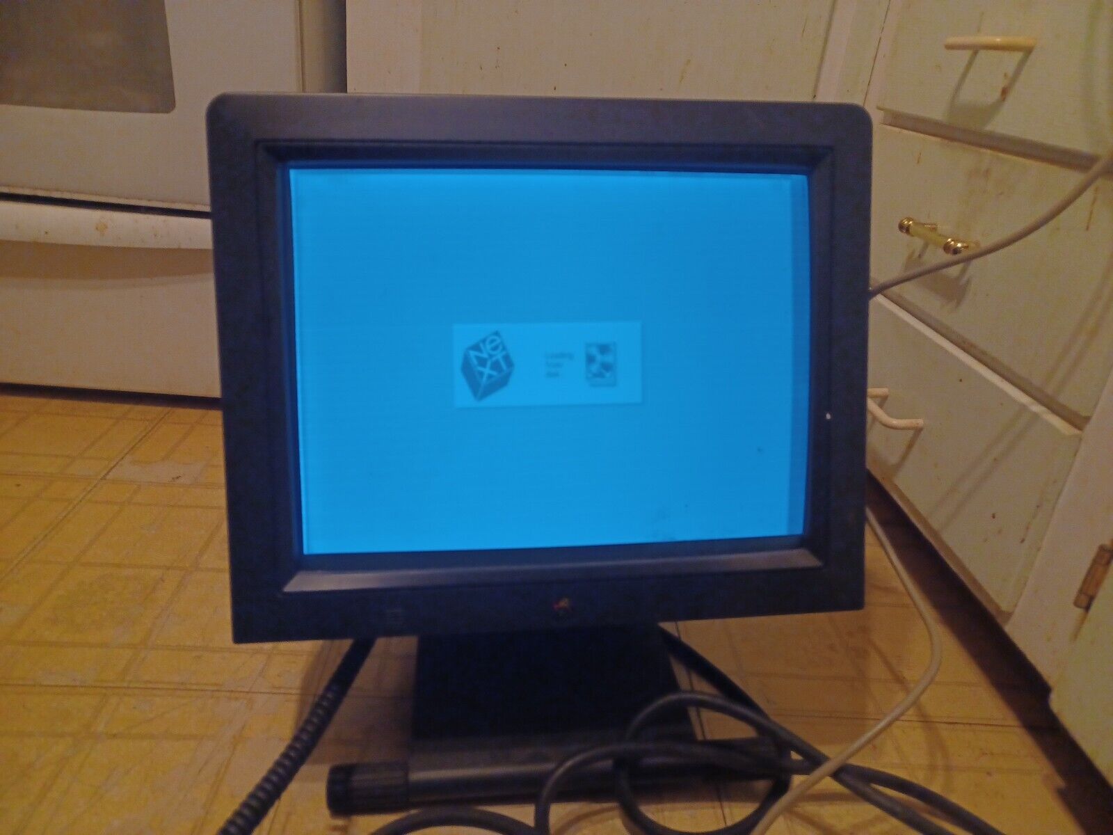 Rare NEXT NEXTSTATION Monitor N4000A -Powers on