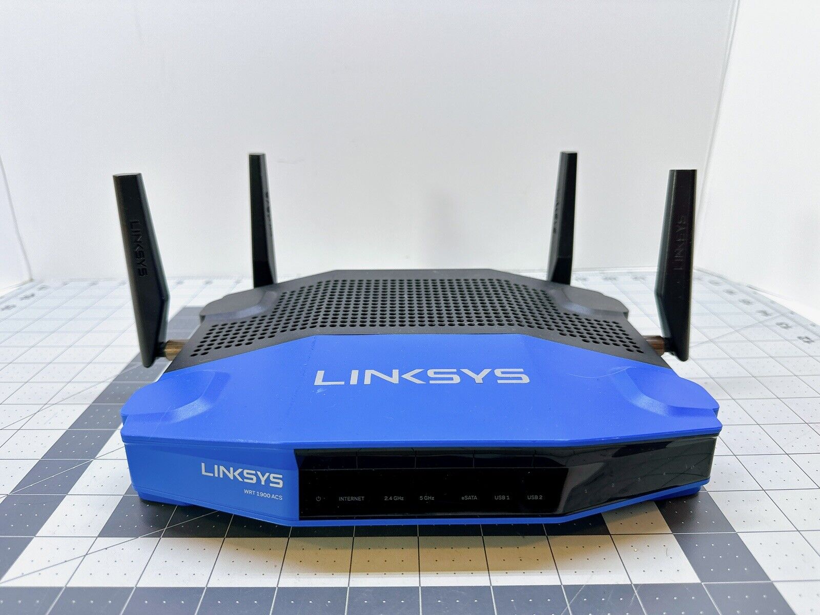 Linksys WRT1900ACS V2 Dual Band Ultra-Fast Wireless WiFi Router w/Antennas Reset