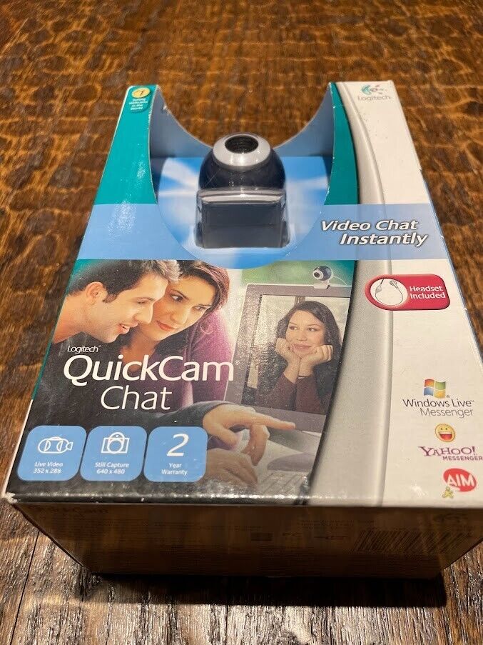 New Vintage Logitech Webcam QuickCam Chat for Skype  with USB 2.0 Headset