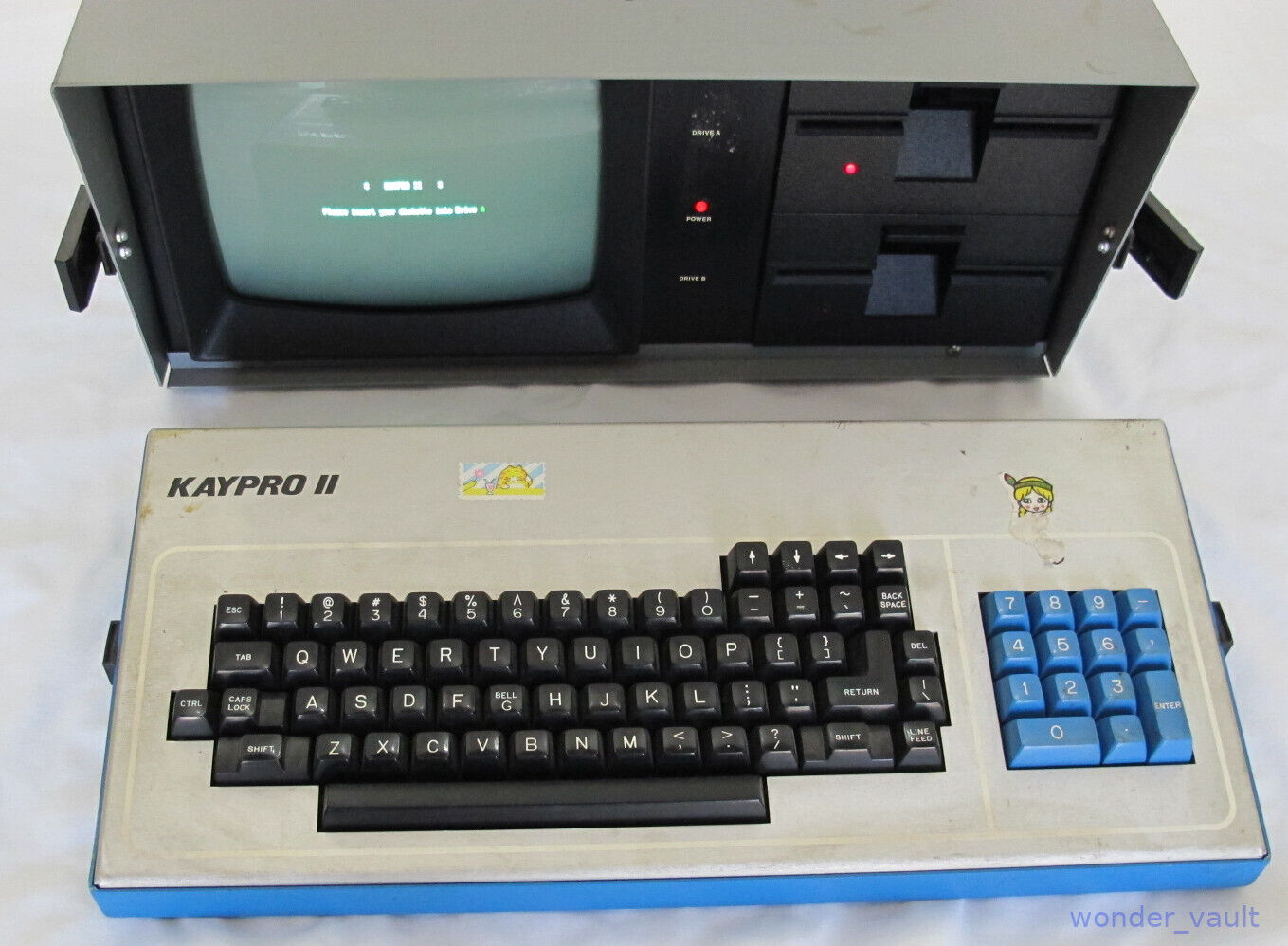 Kaypro II Portable Computer PC w Keyboard Powers On Boots Vintage 1980s