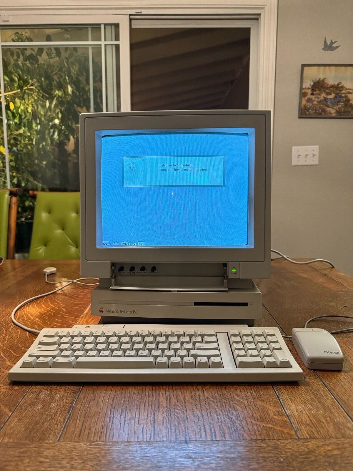 Apple Macintosh Performa 430 PC Computer Desktop Monitor , Keyboard, Mouse