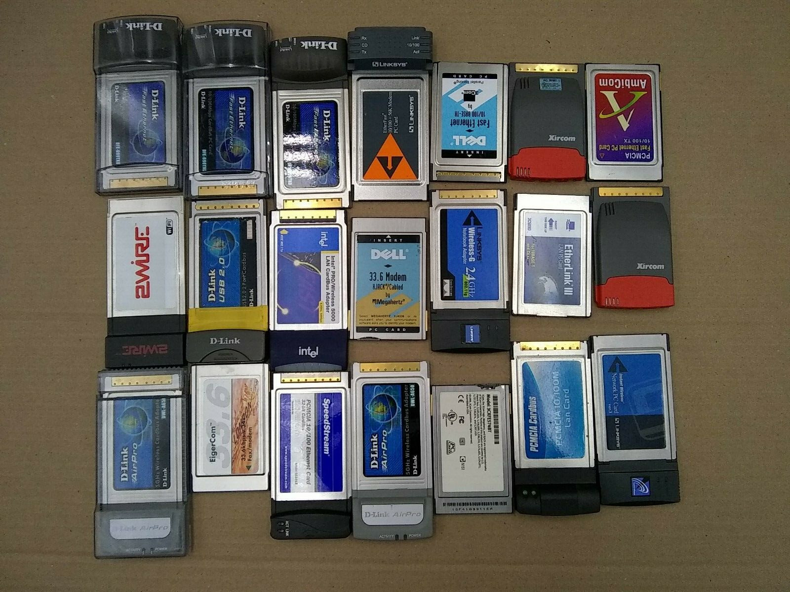 Lot of 21 PCMCIA  cards Cisco, Linksys, others, see pictures