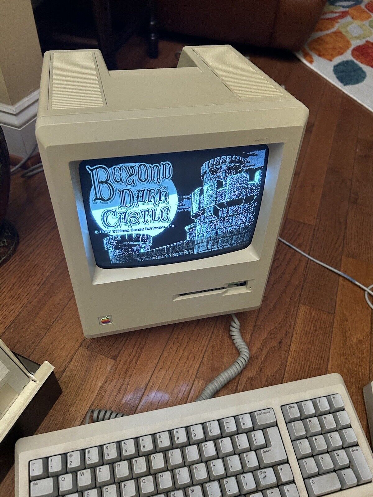 Vintage Macintosh 512KE Bundle: Keyboard, Mouse, Cables - Tested, Details Inside