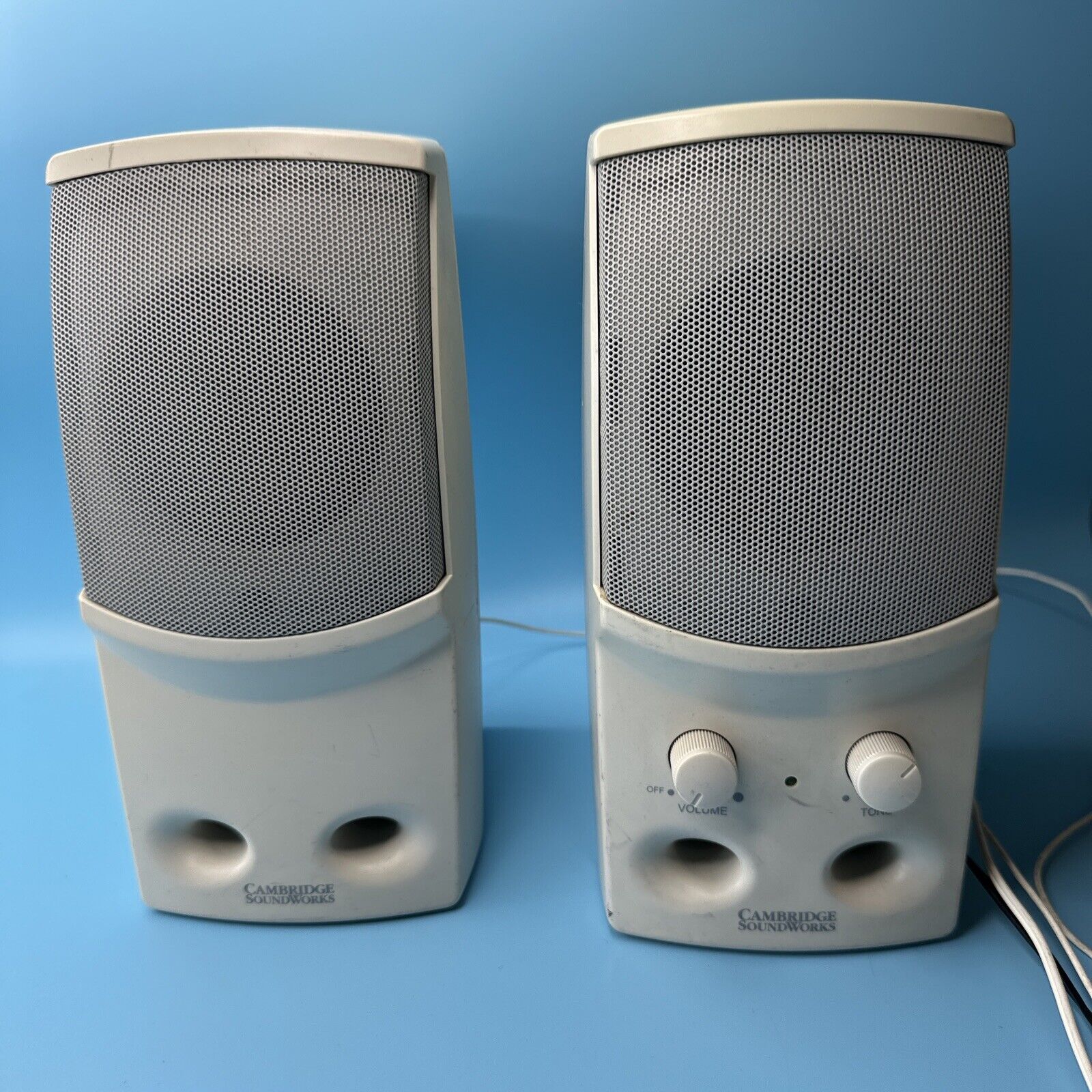 Creative Cambridge SoundWorks Multimedia Speakers System SBS52 Works Great
