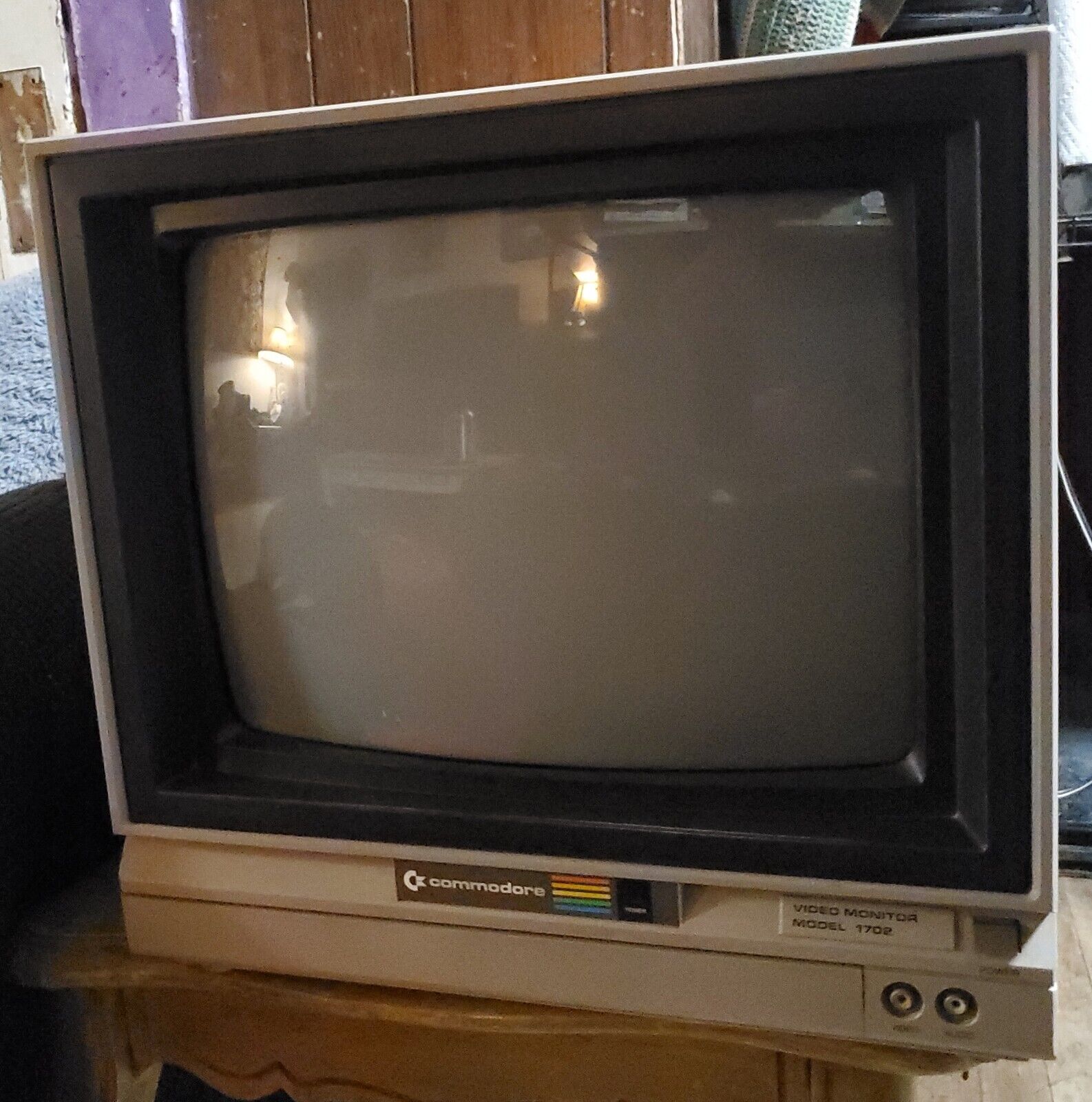 1984 Commodore 64 home Computer Video Color Monitor Model 1702 
