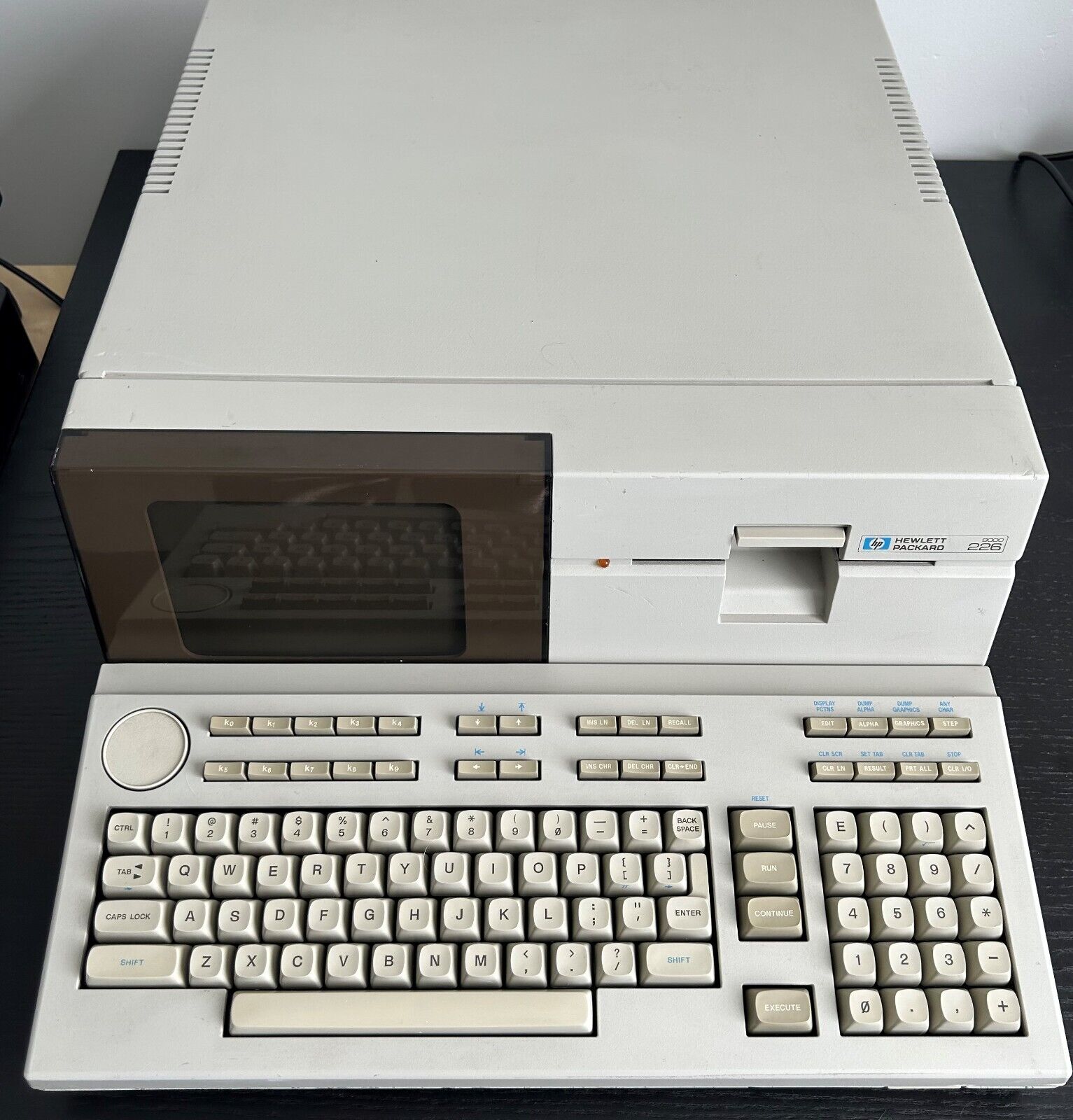 Beautiful Vintage HP 9000-226 300 Series Computer w 98622A, 98623A cards. Works