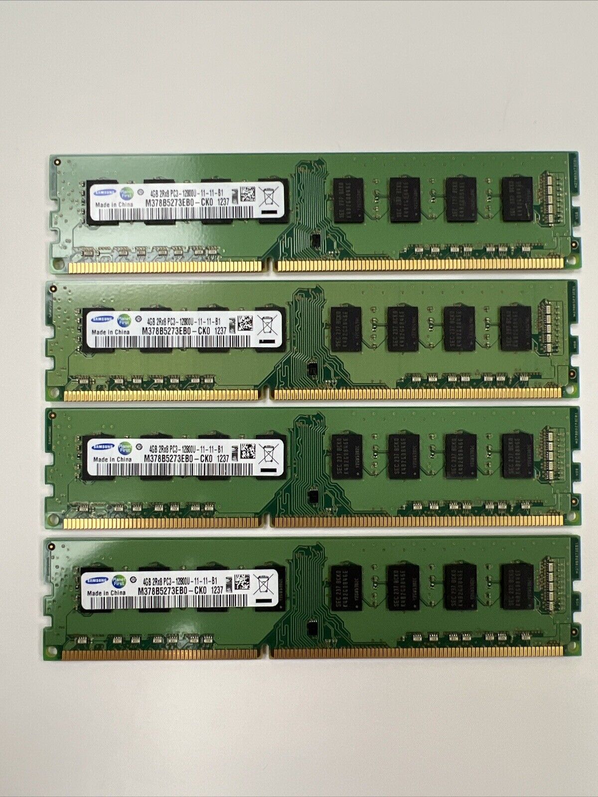 SAMSUNG 4GB 2RX8 PC3-12800U-11-11-B1