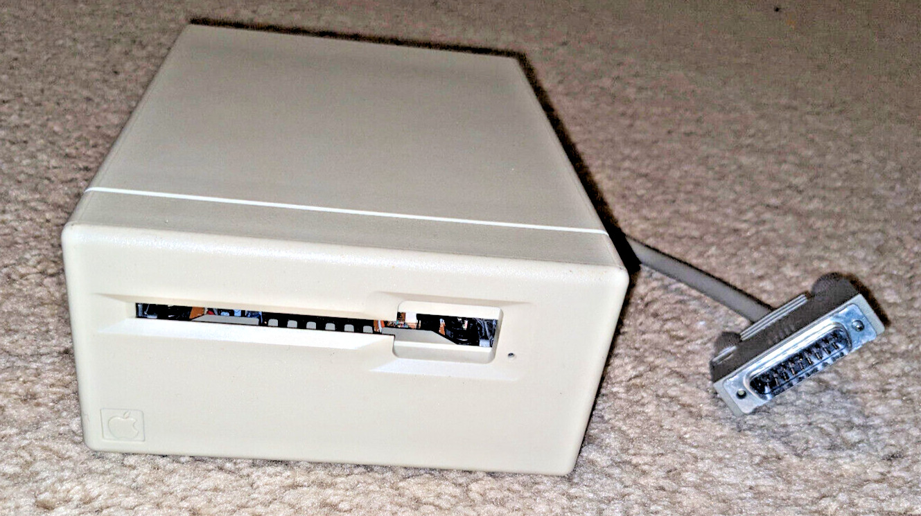 Vintage Apple Macintosh External Floppy Drive M0130 (came with Mac 512K)