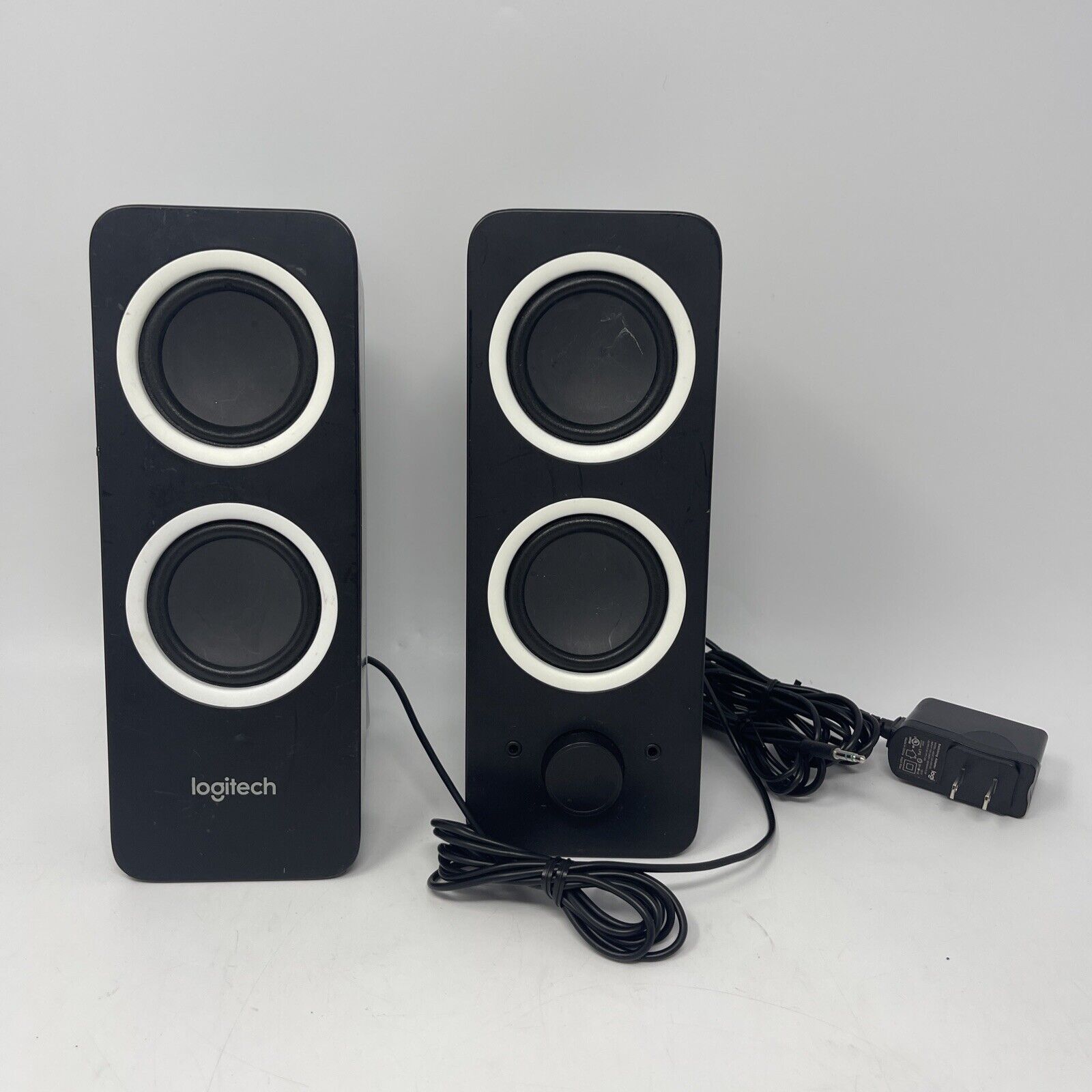 Logitech Z200 10W Multimedia Speakers, Pair - Black Complete With Cables