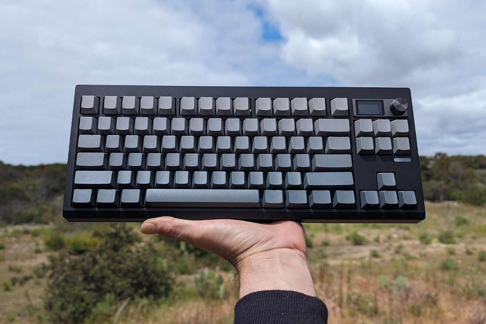 TKL Thocky Wireless Custom Keyboard | Lubed Gaming | Gradient Side Print Keycaps