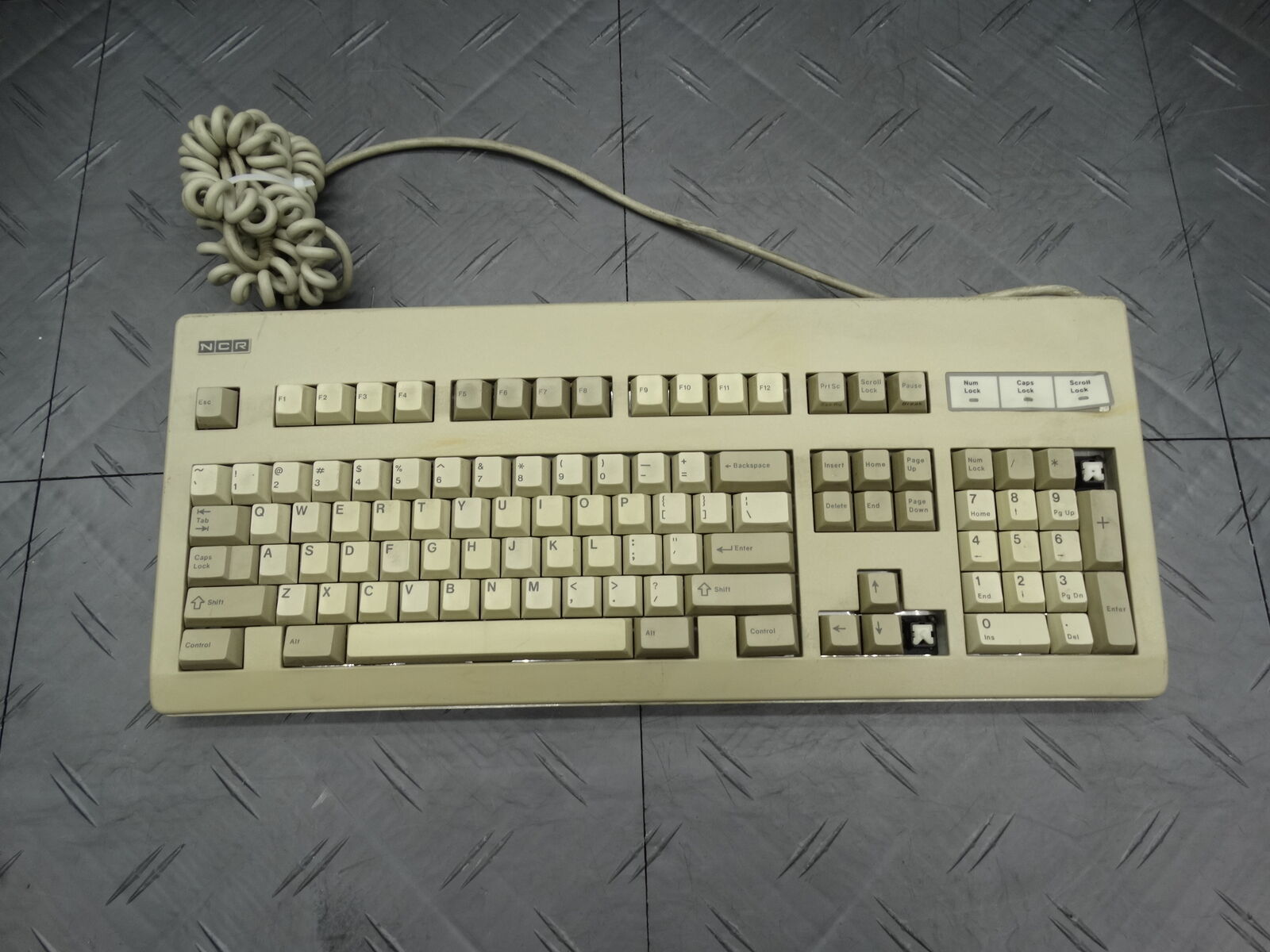 NCR Mechanical Clicky Keyboard Vintage H0150-STD1-12-17 Beige (Missing Keys)