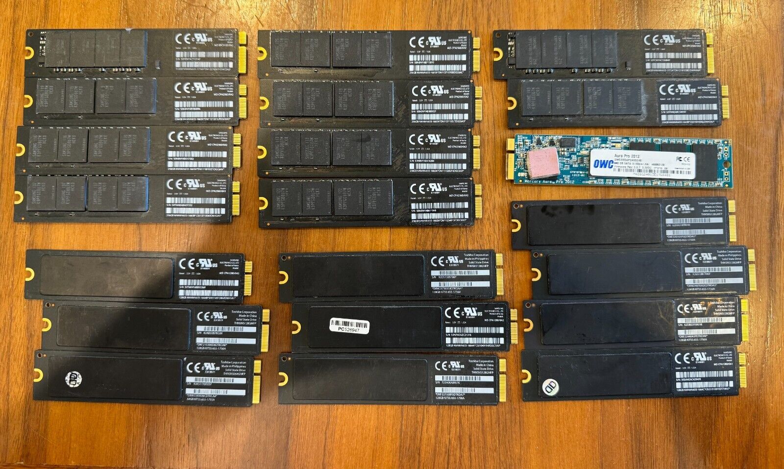 LOT of 21x 256GB +MISC SSD A1465 A1466 A1369 MacBook Air 2010 - 2012 Solid State
