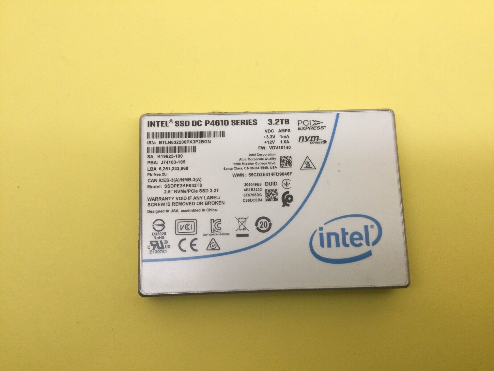 Intel DC P4610 Series 3.2TB PCIe 3.1 x4 NVMe 2.5'' U.2 SSD SSDPE2KE032T8