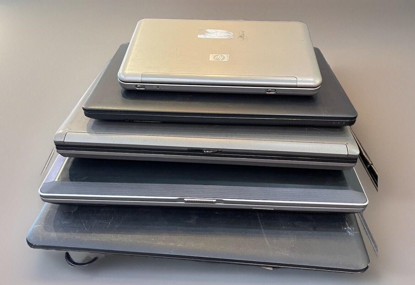 Lot of 5 Assorted Laptops Dell/HP/ For Parts  SELL AS IS
