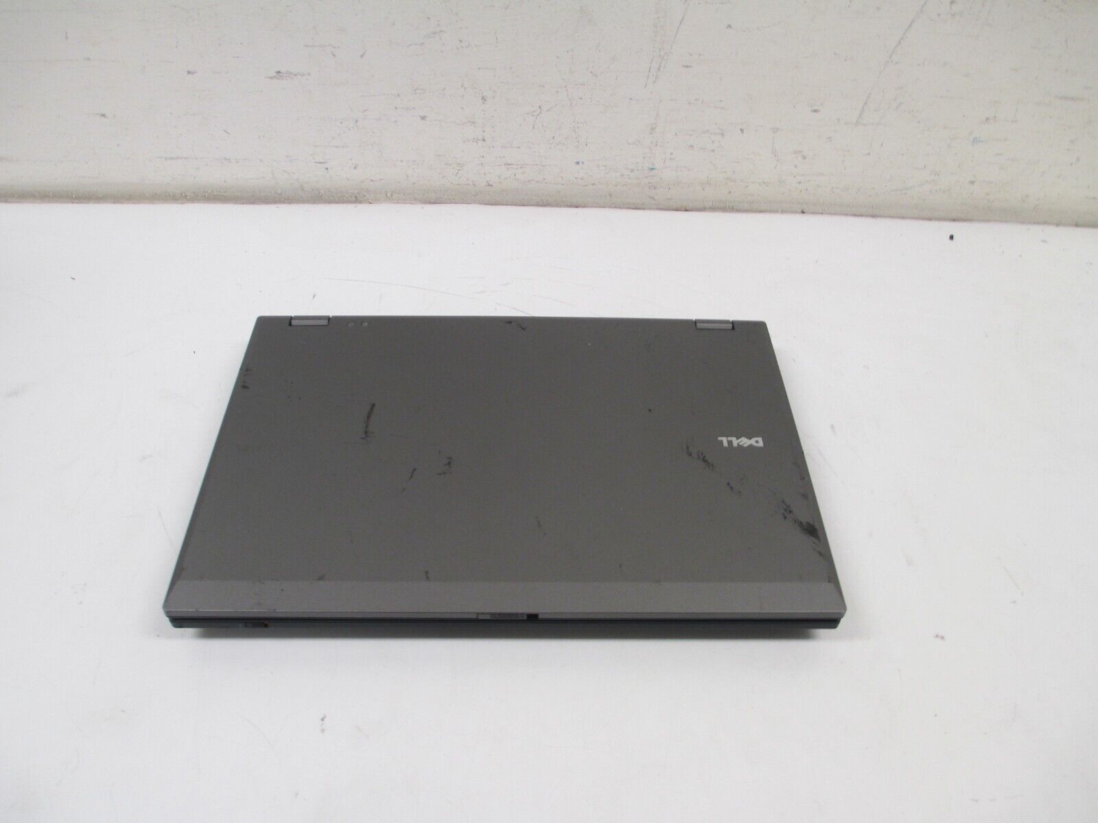Dell Latitude E5510 Laptop NO OS NO HDD NO RAM core i7-M620