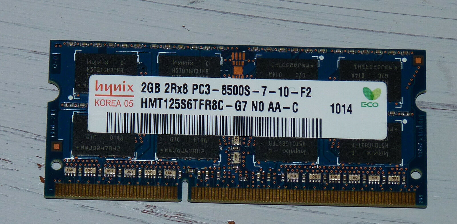 Hynix 2 GB SODIMM DDR3-1066MHz PC3-8500S for Apple MacBook 2008 2009 2010 