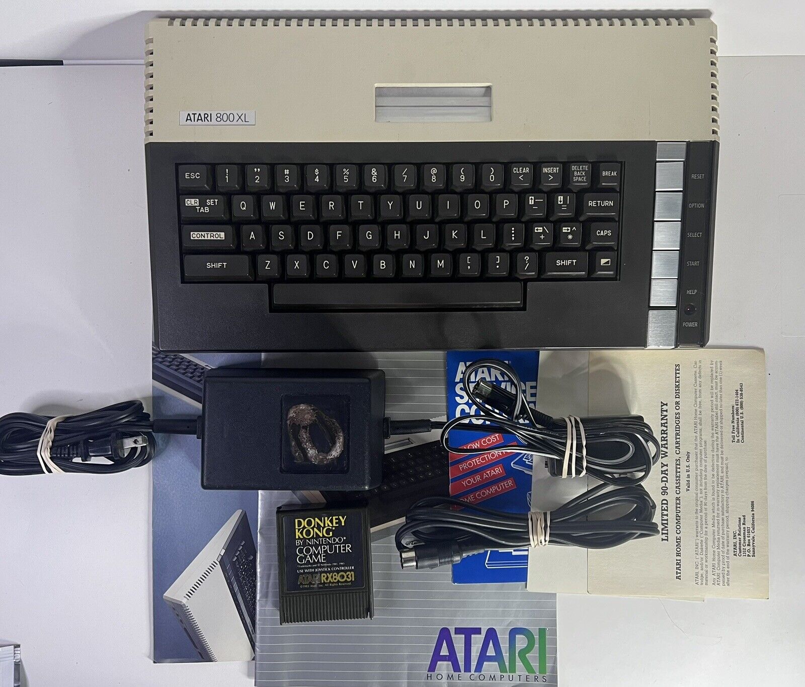 Vintage Atari 800XL Home Computer Video Game Console w Manuals Fully Functioning