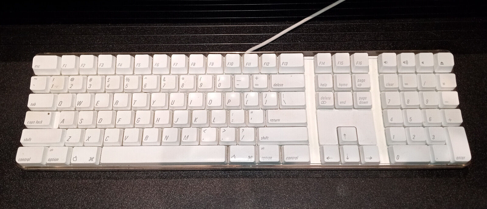 vintage Apple keyboard A1048 white USB wired great condition tested & working
