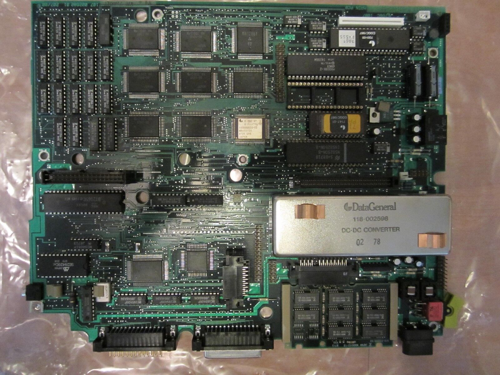 Data General One Laptop Mother Board - 1987- With Memory card - MC44-51 Rare 