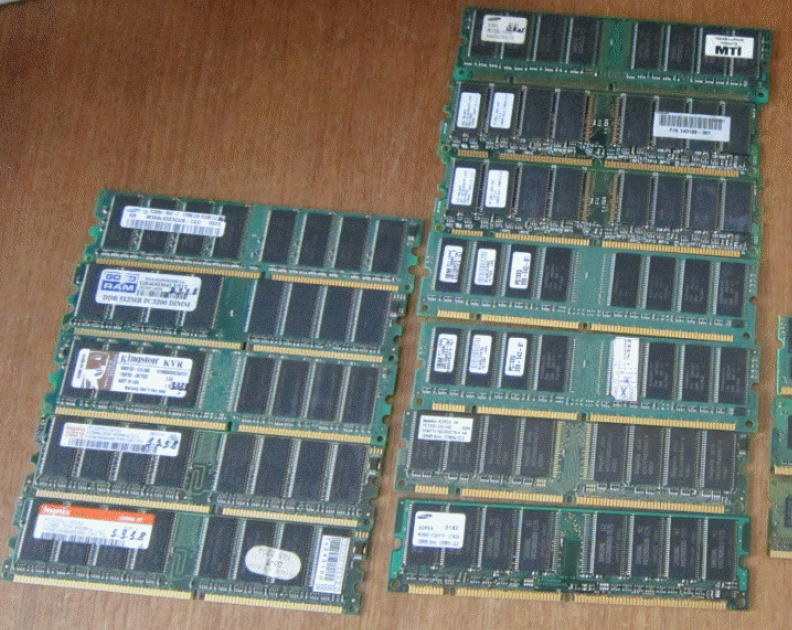 SDRAM 32mb - 256 mb 168 pin computer memory. Vintage. TESTED