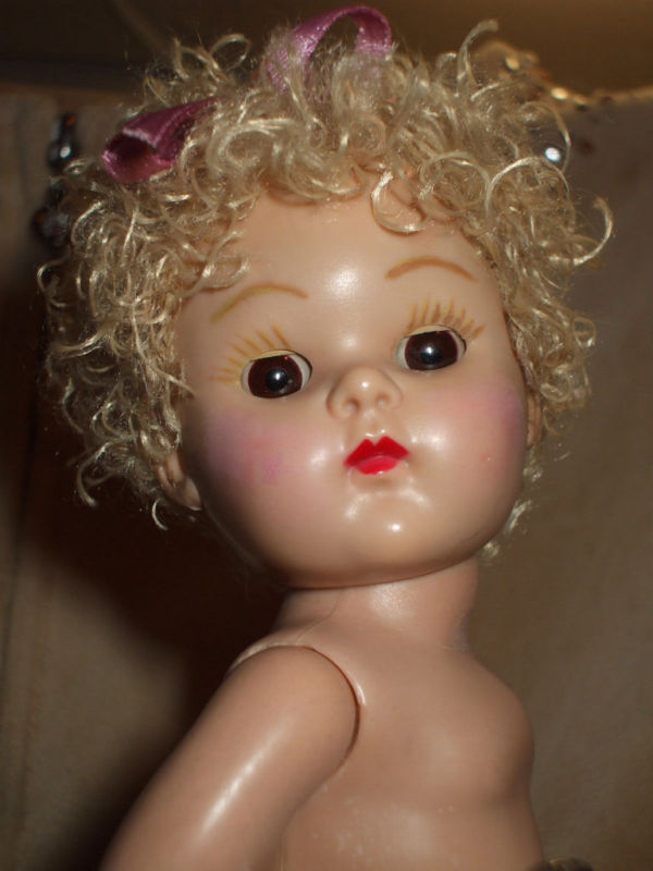CURLY DOLL WIG FOR 7 TO 8 INCH DOLLS IN VANILLA COLOR 5 TO 6 INCH HEAD