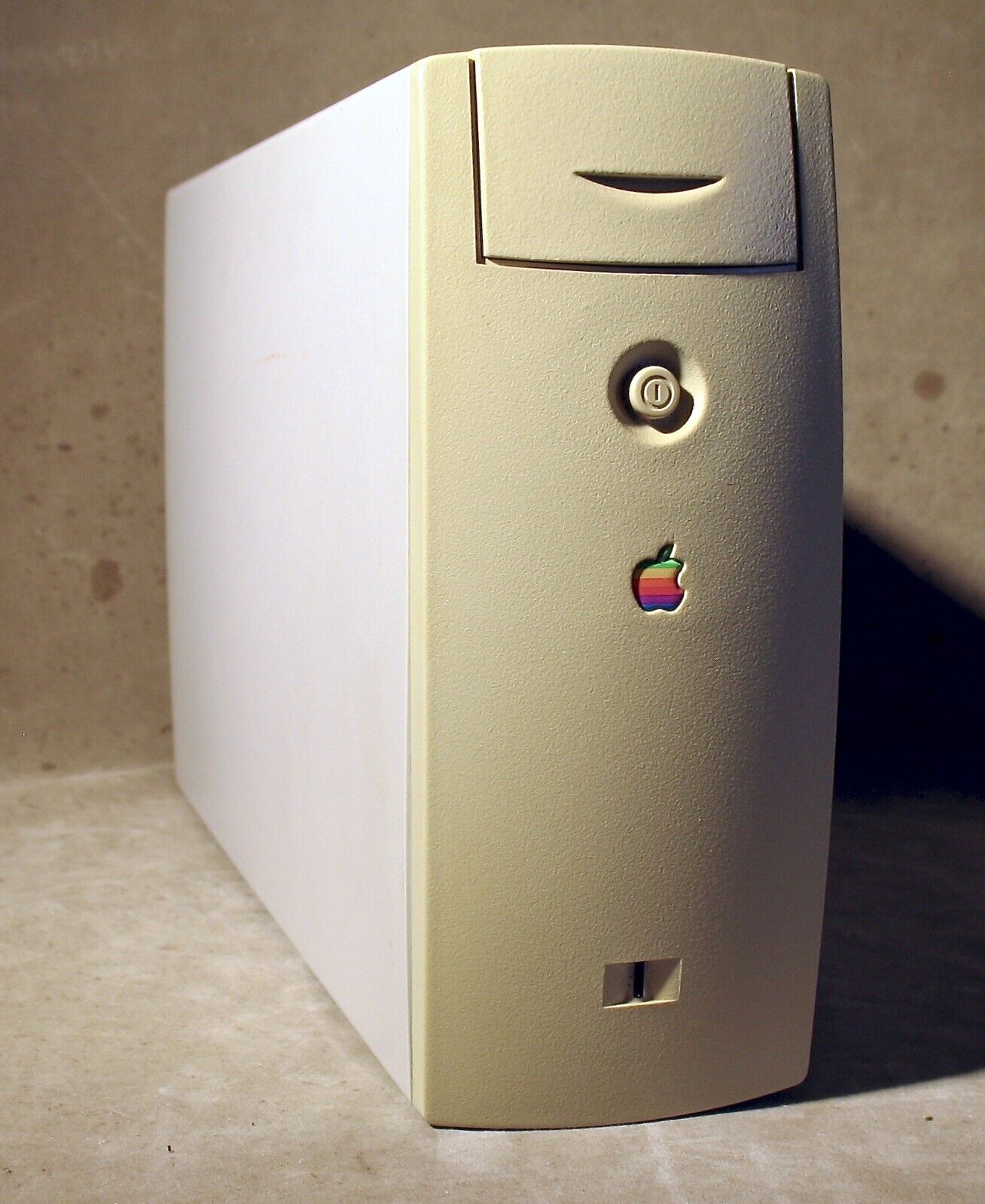 Apple External Hard Drive - 2GB SCSI - M2115 - TESTED/WORKING