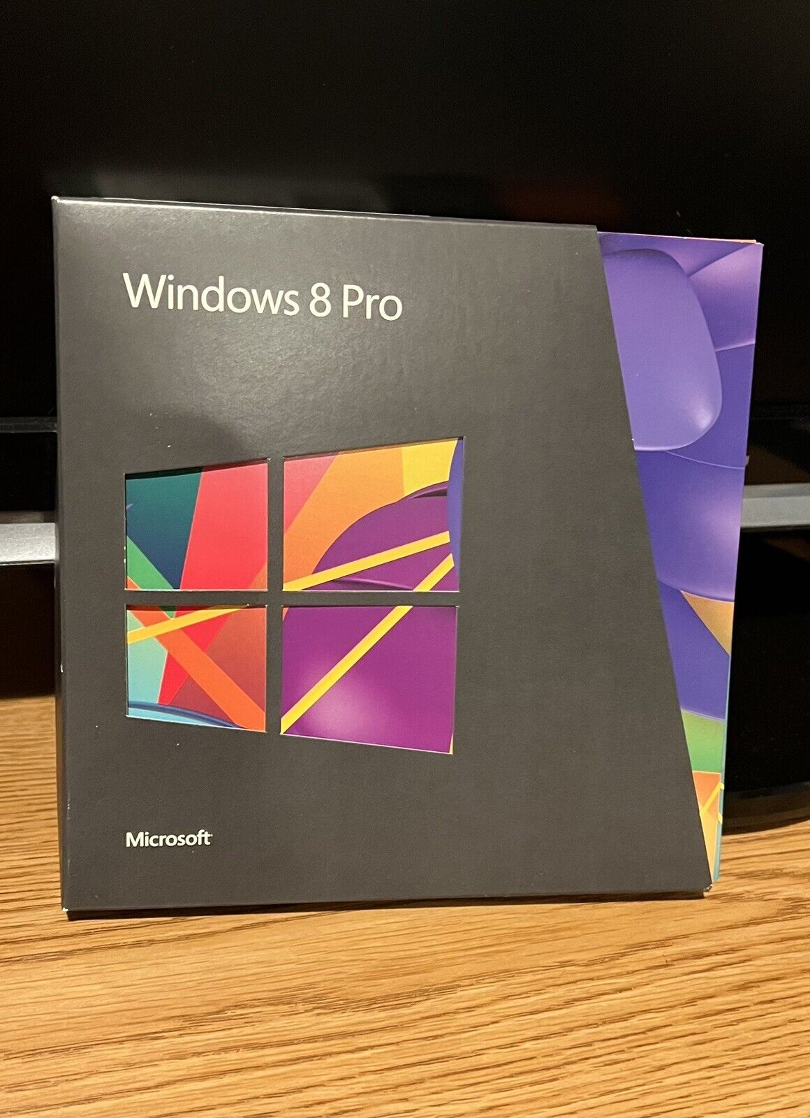 Microsoft Windows 8 pro 64/32 DVDs  In Box