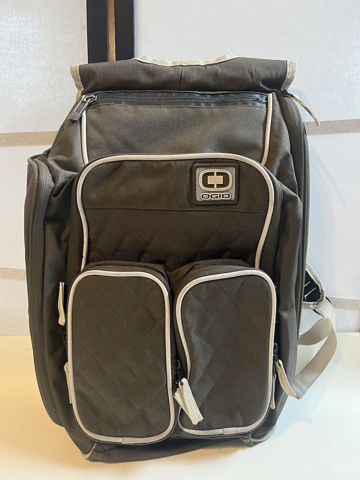 Ogio Street Urboe padded heavy duty backpack laptop bag Black/Gray Padded Pocket