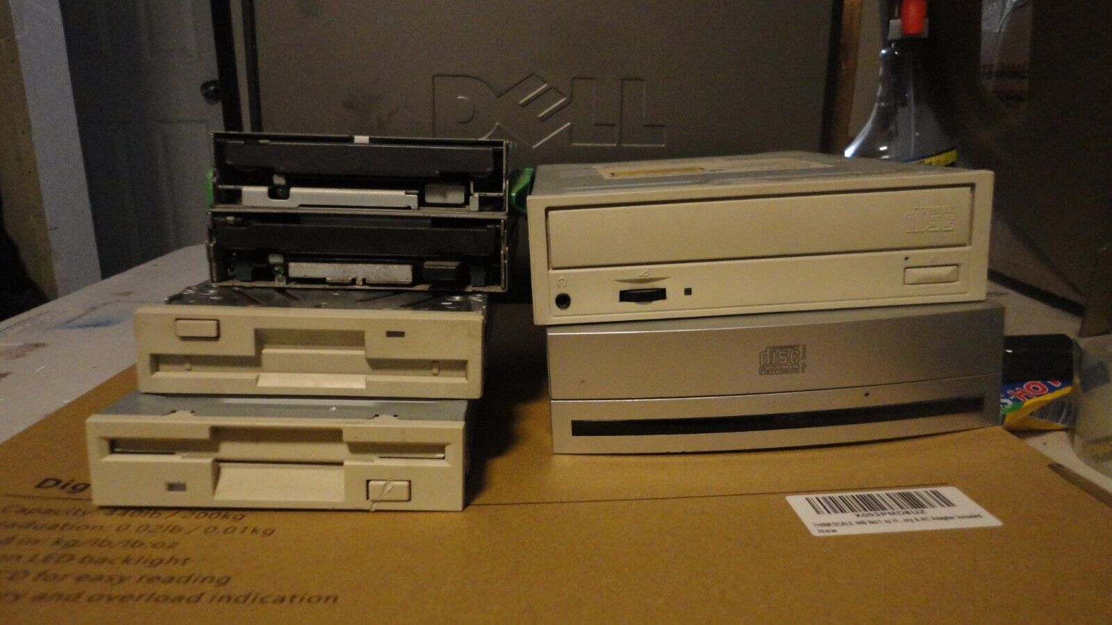 Lot of (4) floppy drives and (2) cd rom drives. 