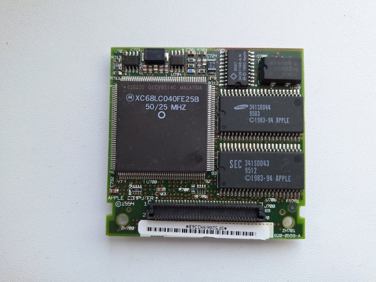 Motorola XC68LC040FE25B 50/25 MHZ 02E23G  vintage powerbook 500 CPU GOLD