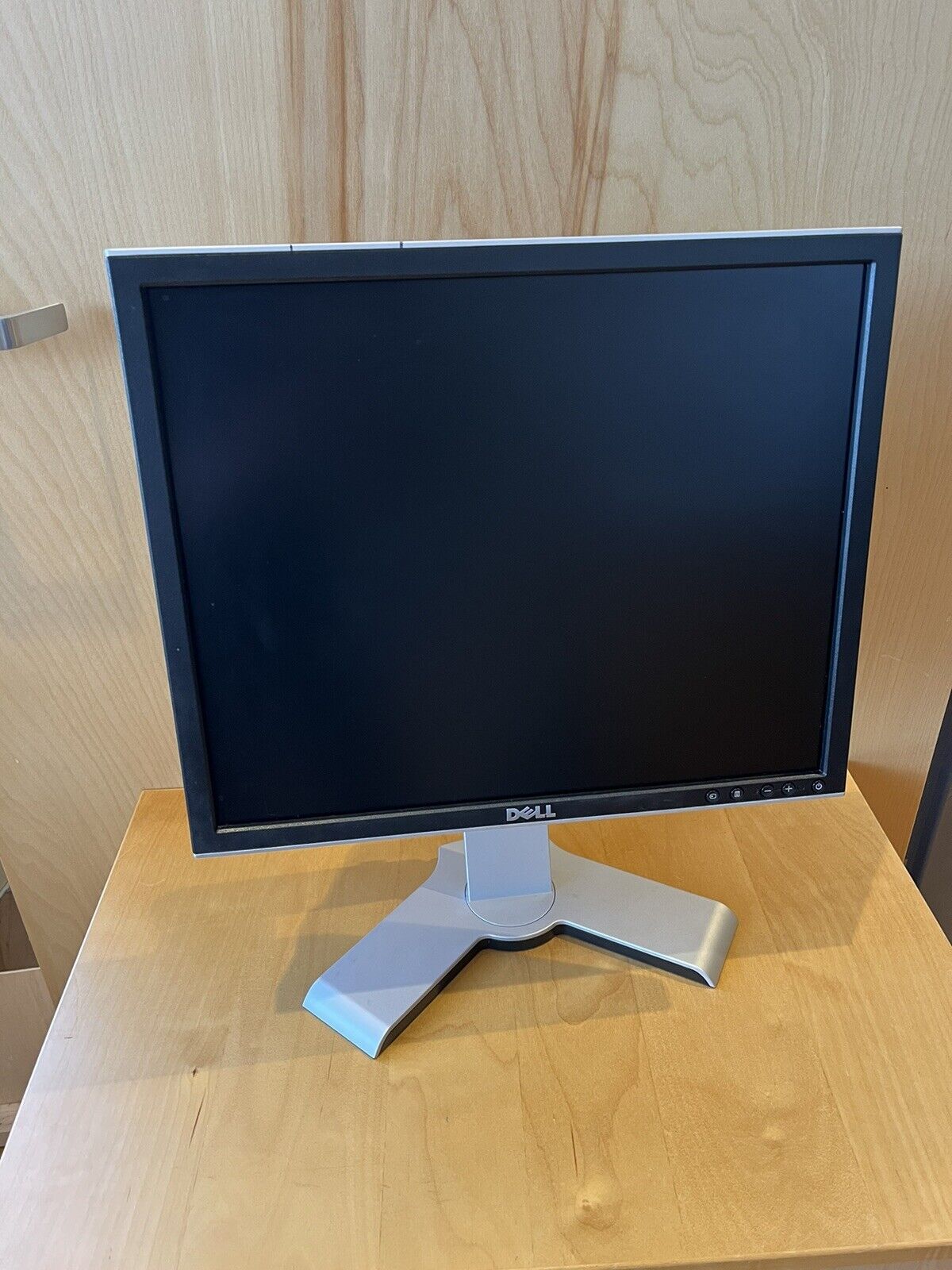 Dell 1908FP Ultrasharp Black 19 Inch Flat Panel Monitor 1280X1024