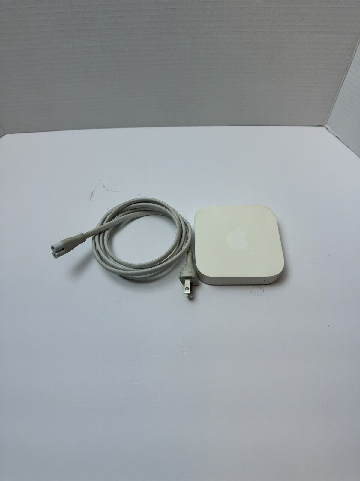 Apple Airport Express A1392 2nd Generation 802.11n WiFi Router 