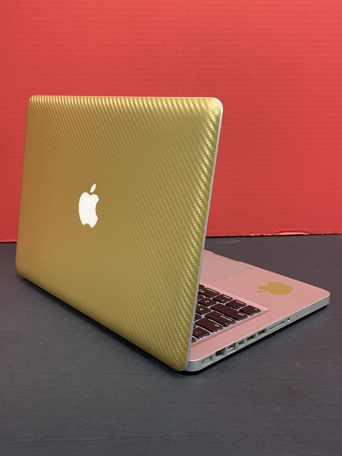 Apple MacBook Pro 13.3” 2.5GHz intel Core i5 8GB RAM 256GB SSD MacOS High Sierra