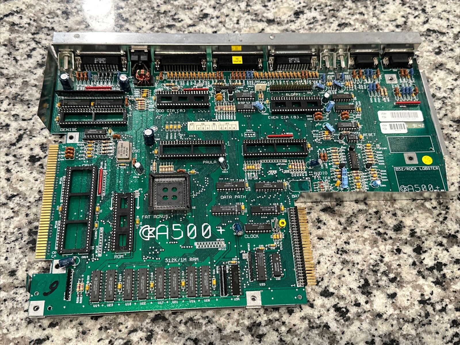 Amiga 500+ (Plus) Motherboard Without Chip ´S 1mb, Black Picture?