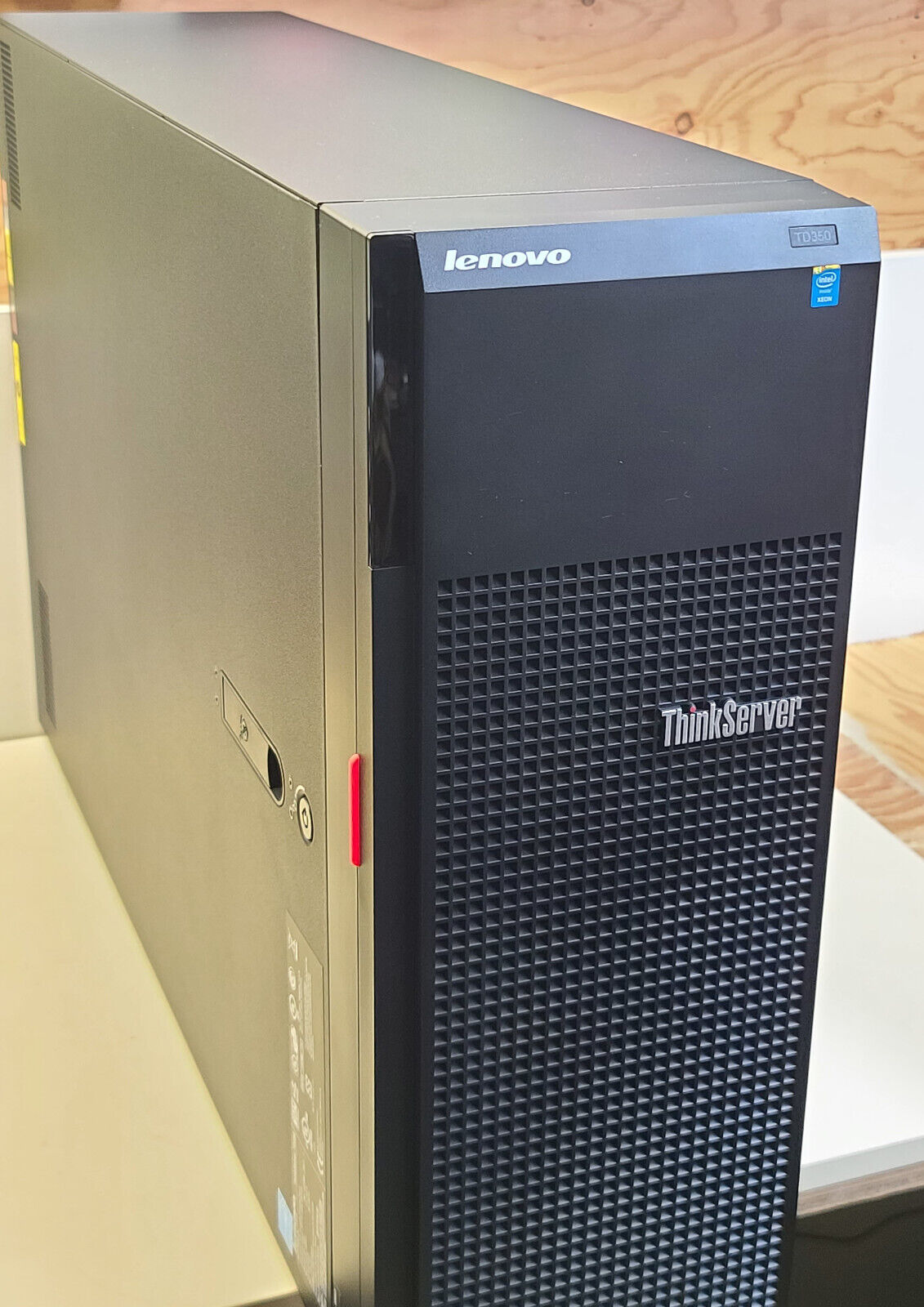 Lenovo ThinkServer TD350 Xeon E5-2609 v3 + 48GB + 5.7TB NO COA TESTED